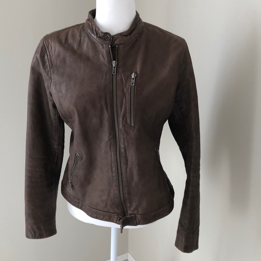 Leather jacket with zipper detailing